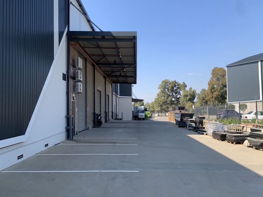 To Let Commercial Property for Rent in Longlake Gauteng