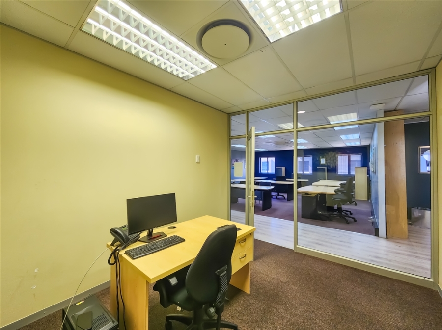 To Let Commercial Property for Rent in Strubensvallei Gauteng