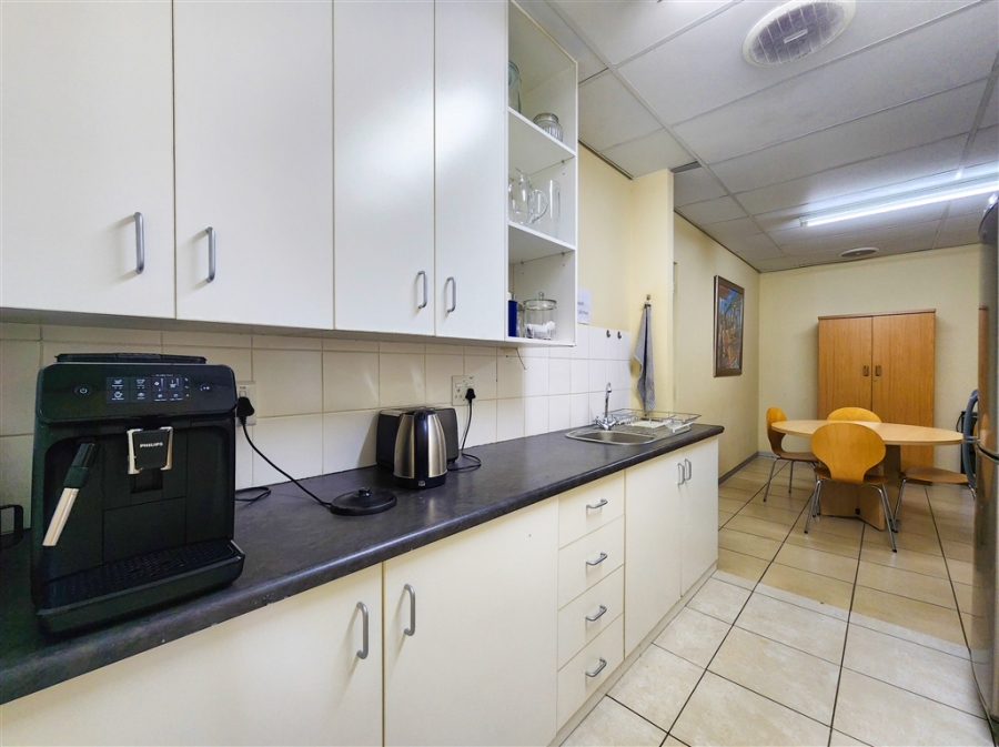 To Let Commercial Property for Rent in Strubensvallei Gauteng