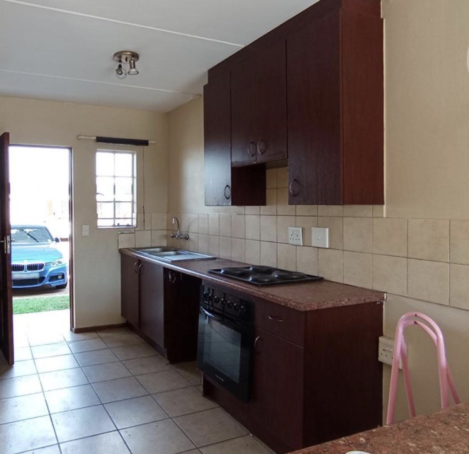 2 Bedroom Property for Sale in Theresa Park Gauteng