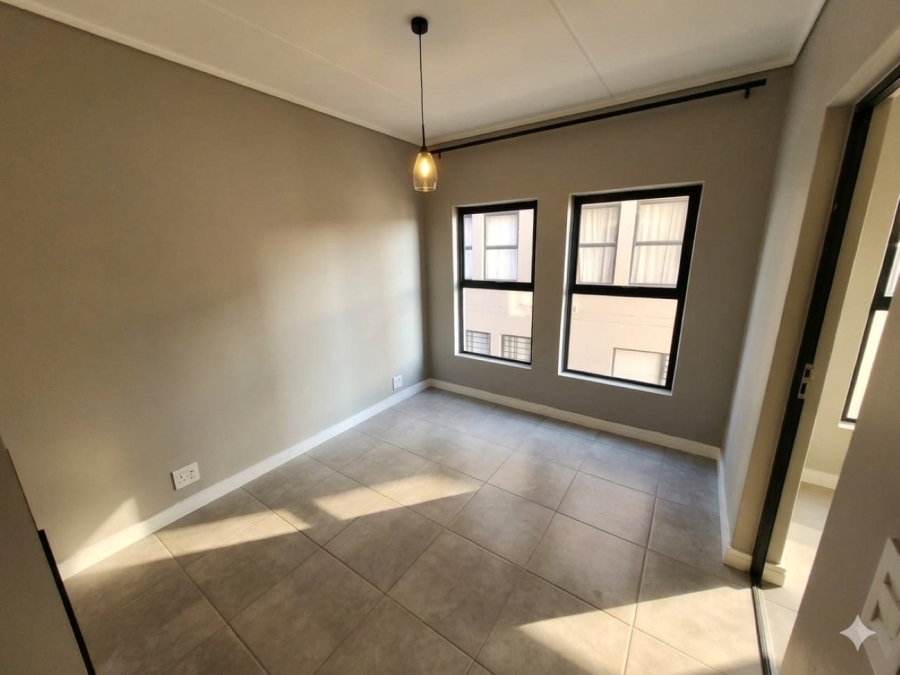 To Let 2 Bedroom Property for Rent in Waterfall Gauteng