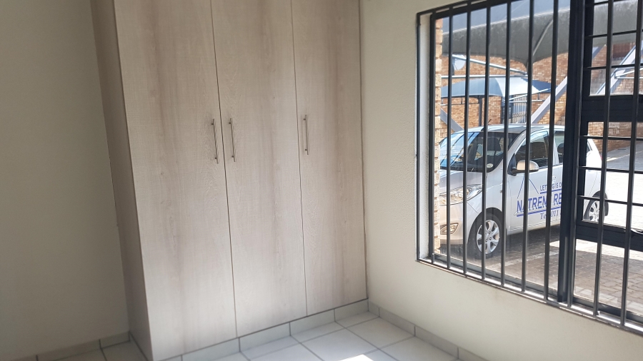 To Let 2 Bedroom Property for Rent in Union Gauteng