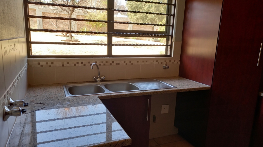To Let 2 Bedroom Property for Rent in Monument Gauteng