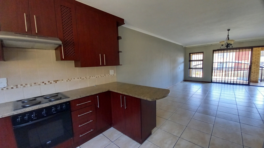 To Let 2 Bedroom Property for Rent in Monument Gauteng