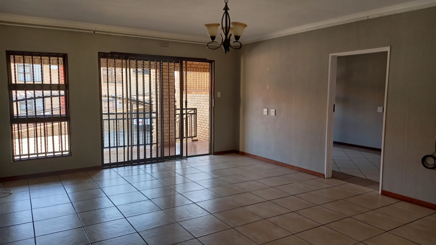 To Let 2 Bedroom Property for Rent in Monument Gauteng