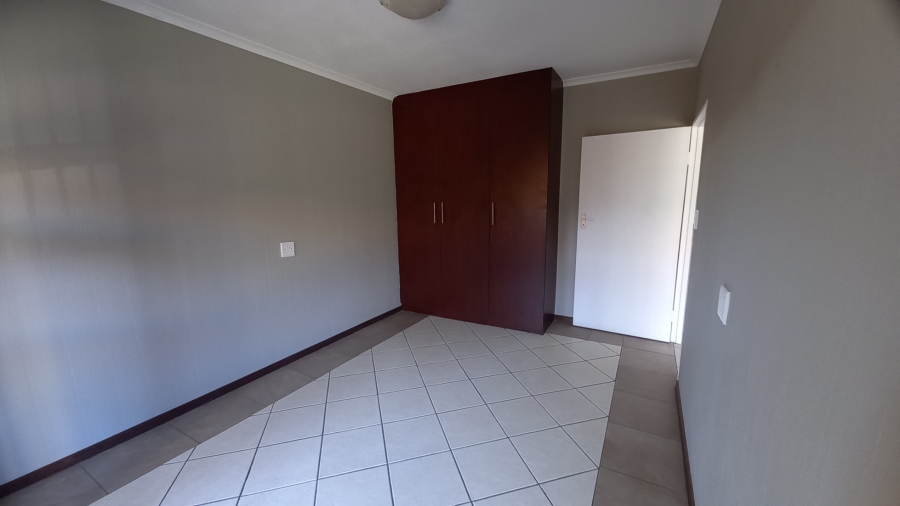 To Let 2 Bedroom Property for Rent in Monument Gauteng