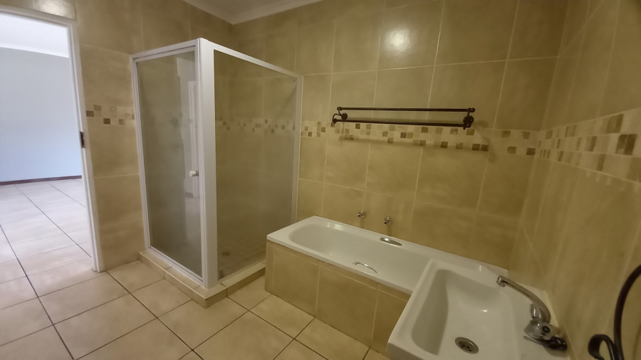 To Let 2 Bedroom Property for Rent in Monument Gauteng