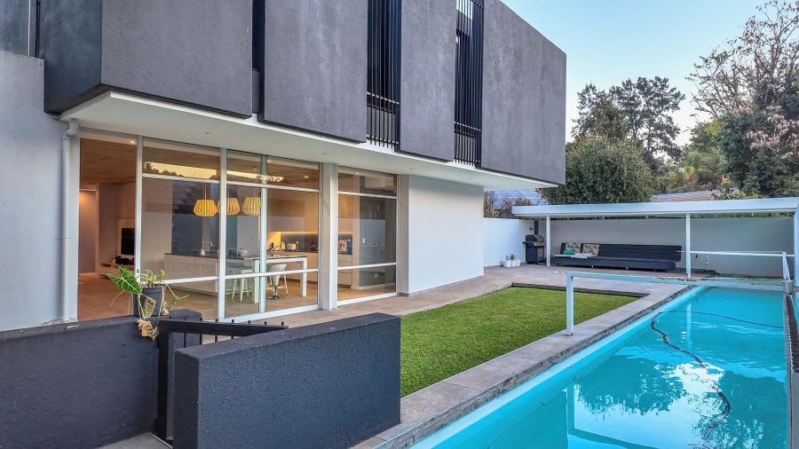 7 Bedroom Property for Sale in Woodmead Gauteng
