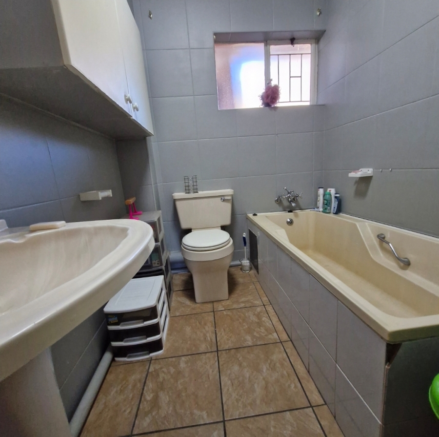 1 Bedroom Property for Sale in Bergbron Gauteng