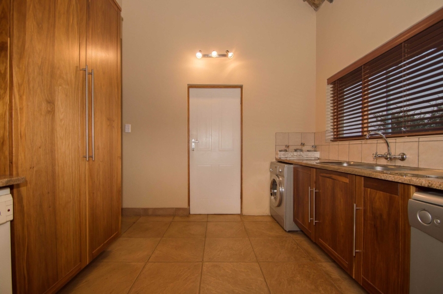 6 Bedroom Property for Sale in Sterkfontein Country Estates Gauteng