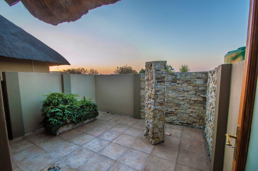 6 Bedroom Property for Sale in Sterkfontein Country Estates Gauteng