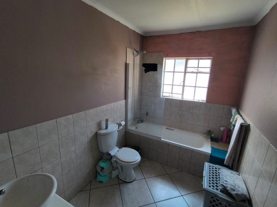 2 Bedroom Property for Sale in Chancliff A H Gauteng
