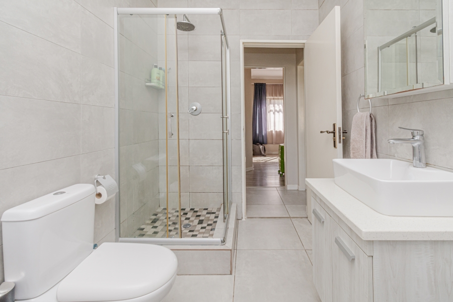 2 Bedroom Property for Sale in Broadacres Gauteng