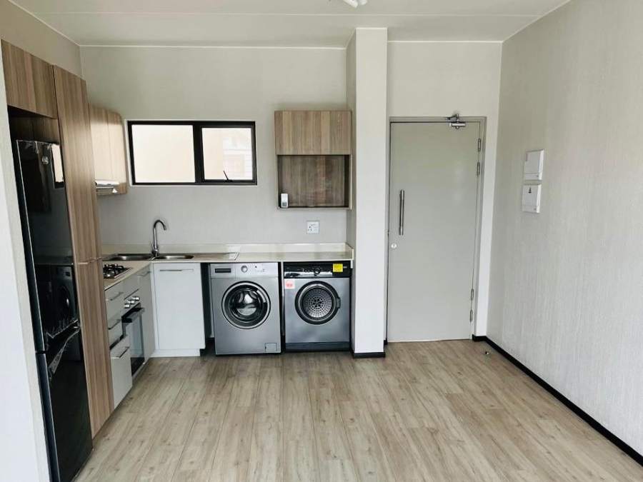 To Let 2 Bedroom Property for Rent in Broadacres Gauteng