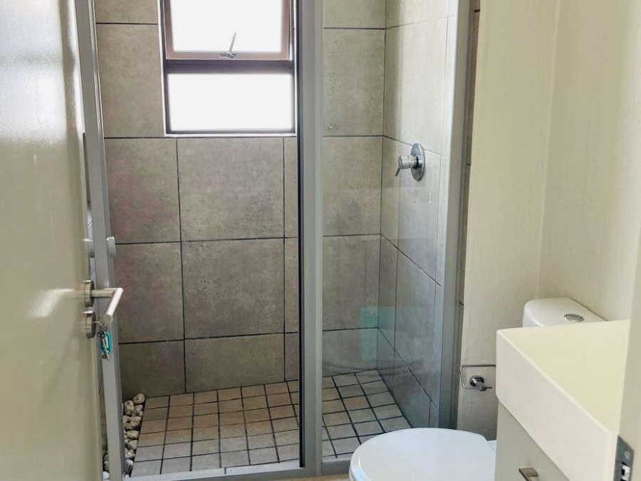 To Let 2 Bedroom Property for Rent in Broadacres Gauteng