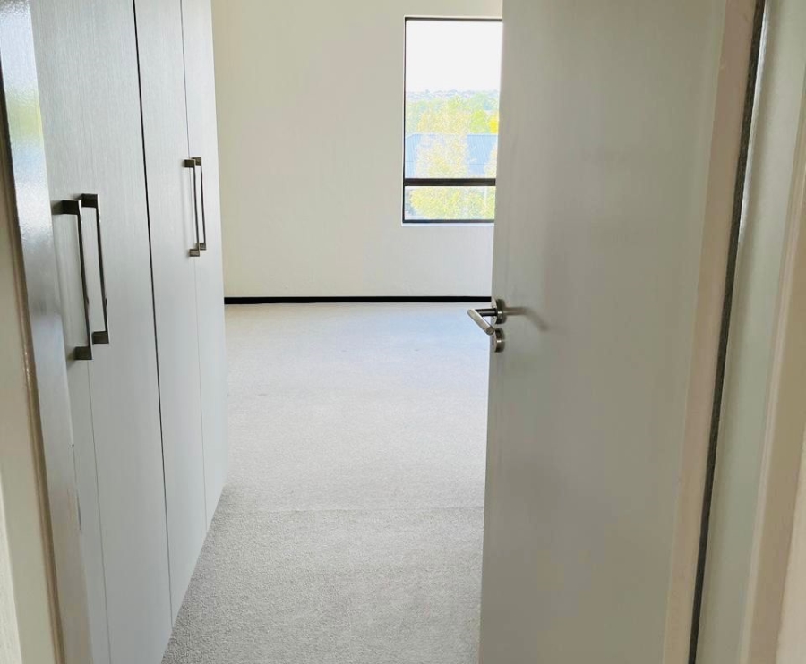 To Let 2 Bedroom Property for Rent in Broadacres Gauteng