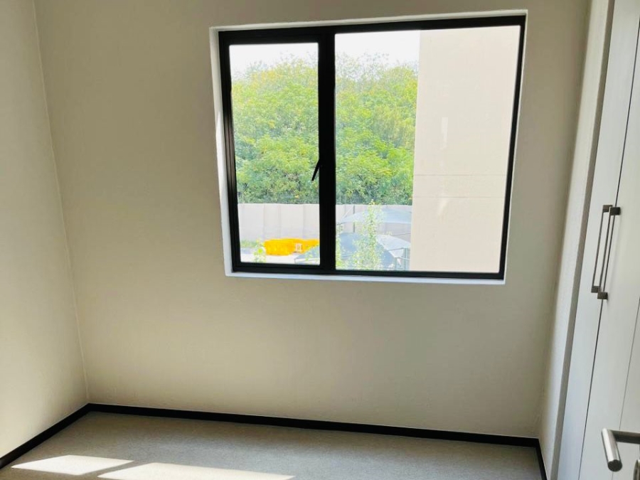 To Let 2 Bedroom Property for Rent in Broadacres Gauteng