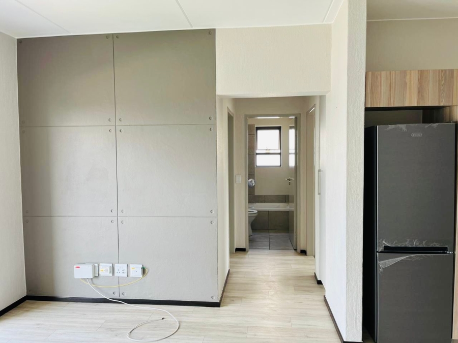To Let 2 Bedroom Property for Rent in Broadacres Gauteng