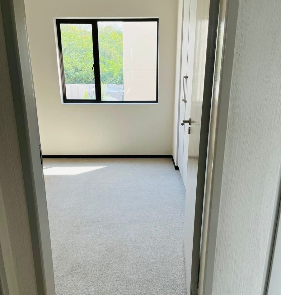 To Let 2 Bedroom Property for Rent in Broadacres Gauteng
