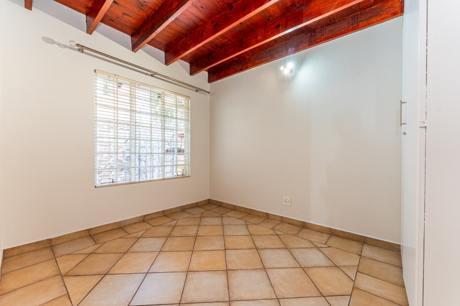 2 Bedroom Property for Sale in Faerie Glen Gauteng
