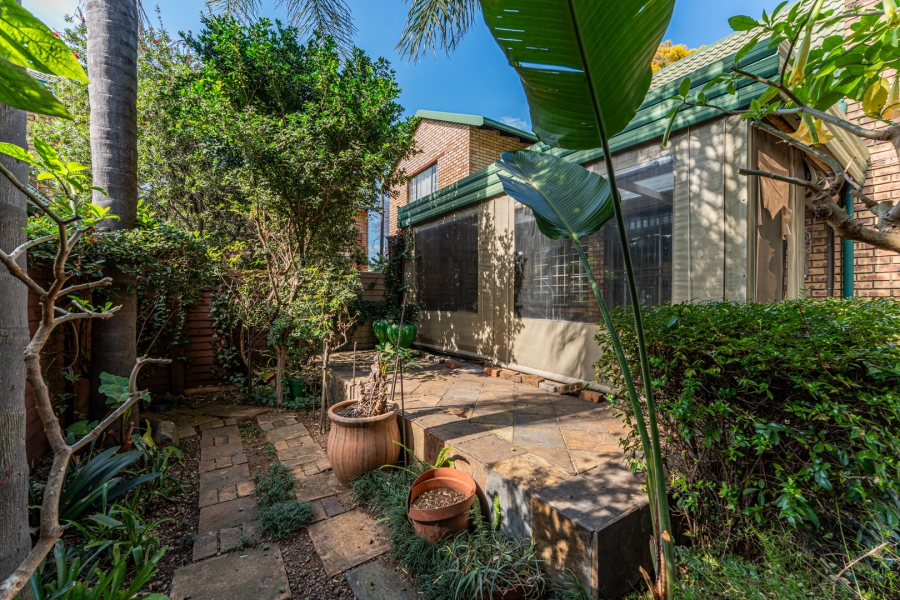 2 Bedroom Property for Sale in Faerie Glen Gauteng