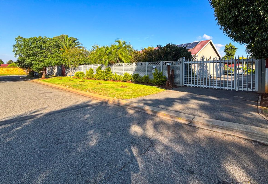 3 Bedroom Property for Sale in Mayberry Park Gauteng