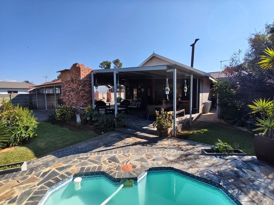 3 Bedroom Property for Sale in Mayberry Park Gauteng
