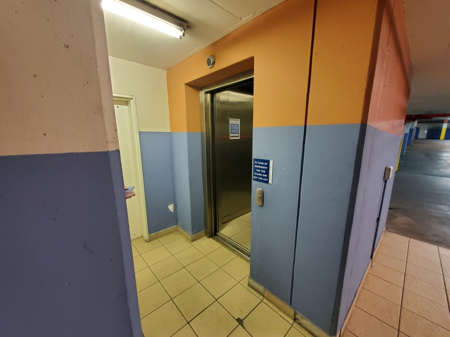 To Let 2 Bedroom Property for Rent in Sandown Gauteng