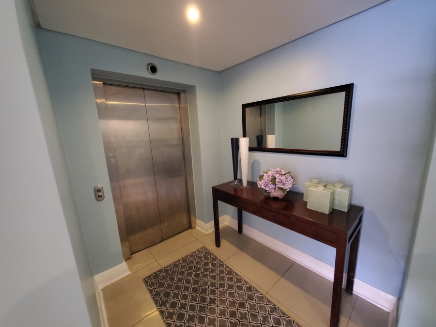 To Let 2 Bedroom Property for Rent in Sandown Gauteng