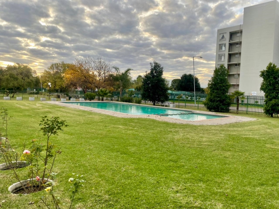 2 Bedroom Property for Sale in Queenswood Gauteng