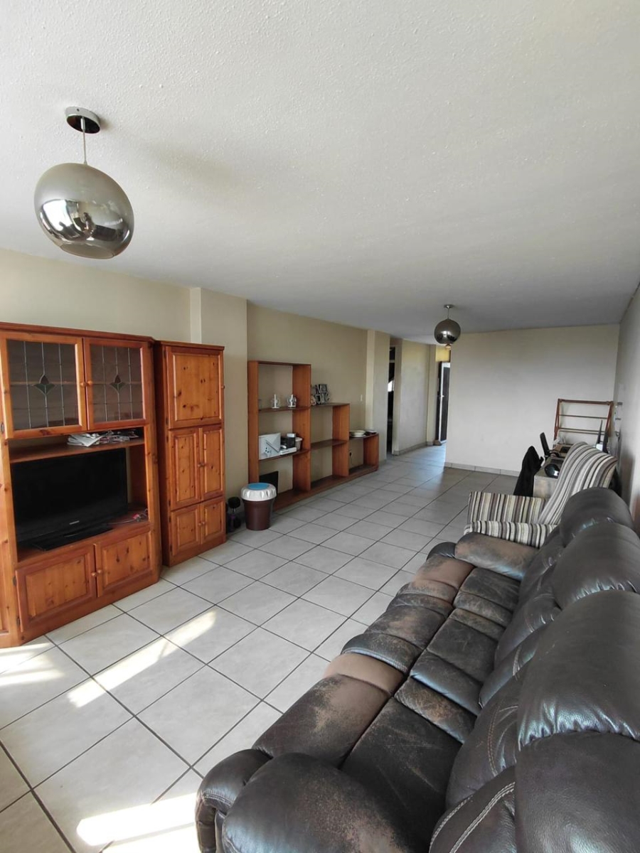 2 Bedroom Property for Sale in Queenswood Gauteng