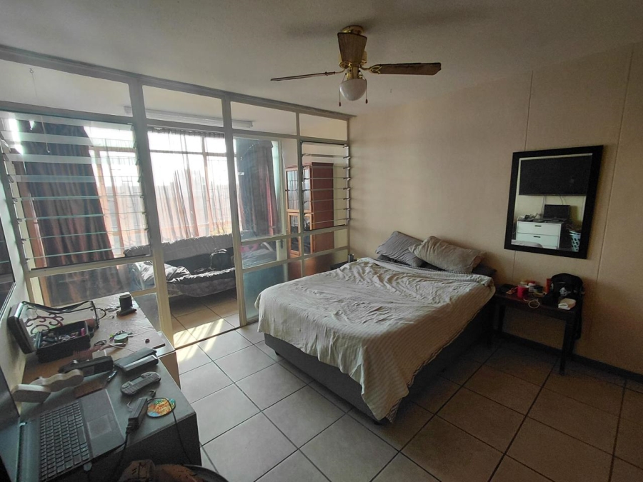 2 Bedroom Property for Sale in Queenswood Gauteng