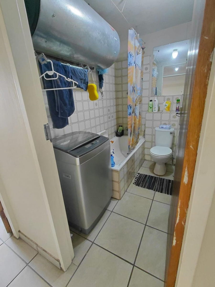 2 Bedroom Property for Sale in Queenswood Gauteng