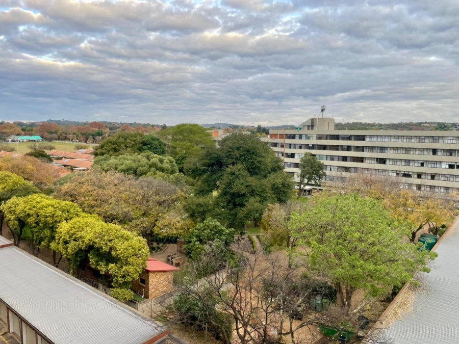 2 Bedroom Property for Sale in Queenswood Gauteng