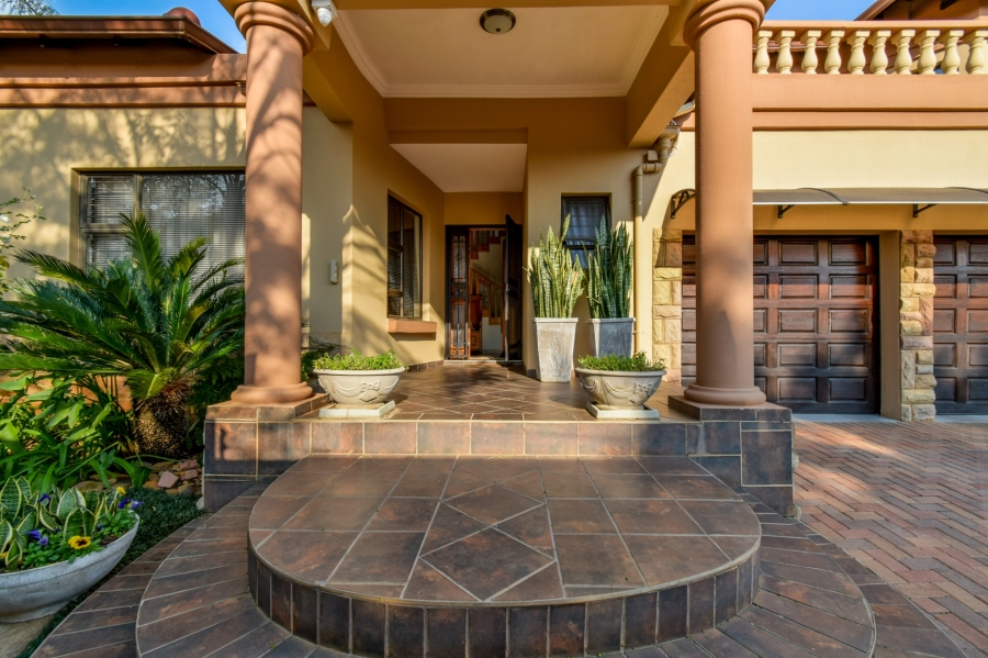 4 Bedroom Property for Sale in Faerie Glen Gauteng