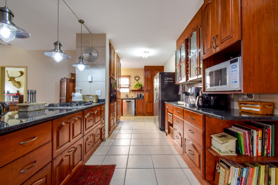4 Bedroom Property for Sale in Faerie Glen Gauteng
