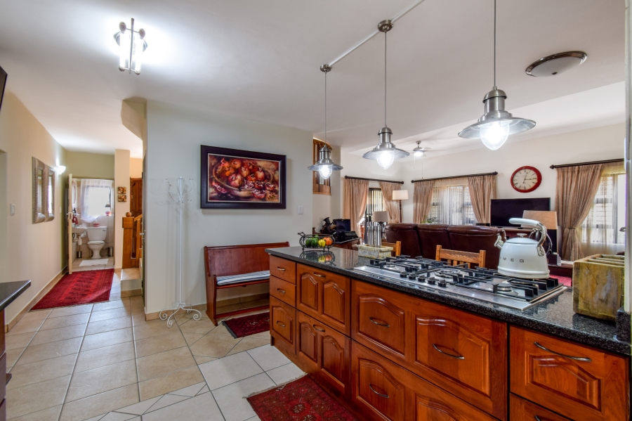 4 Bedroom Property for Sale in Faerie Glen Gauteng
