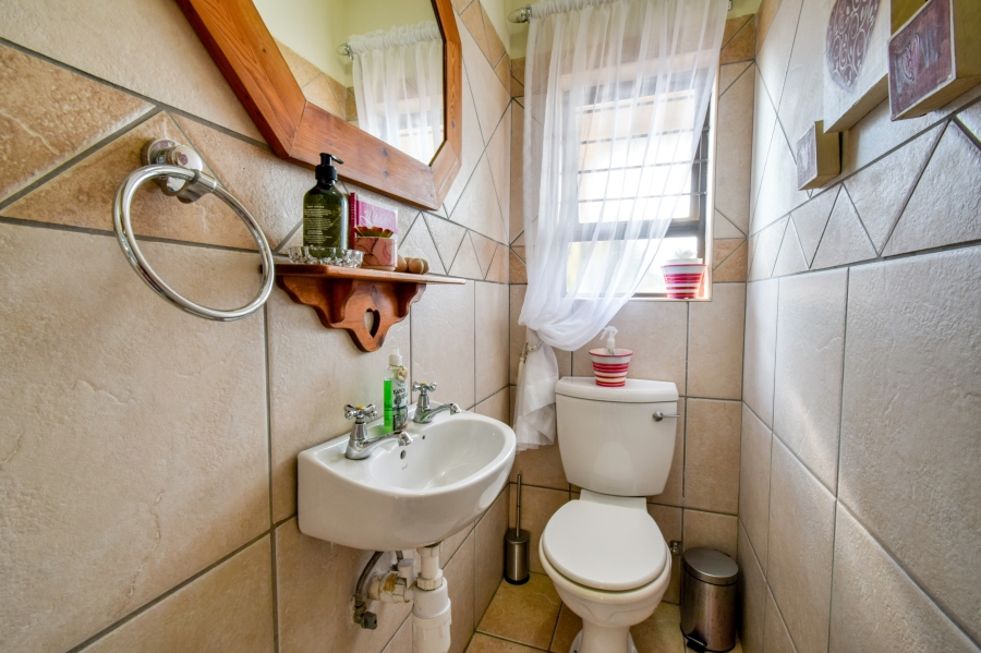 4 Bedroom Property for Sale in Faerie Glen Gauteng