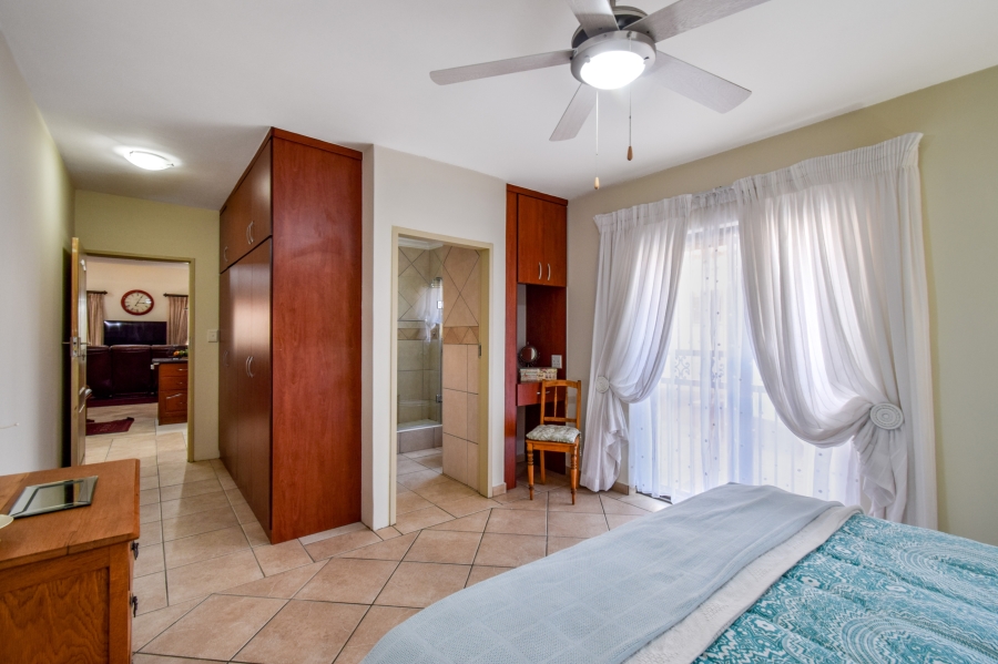 4 Bedroom Property for Sale in Faerie Glen Gauteng
