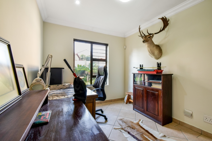 4 Bedroom Property for Sale in Faerie Glen Gauteng