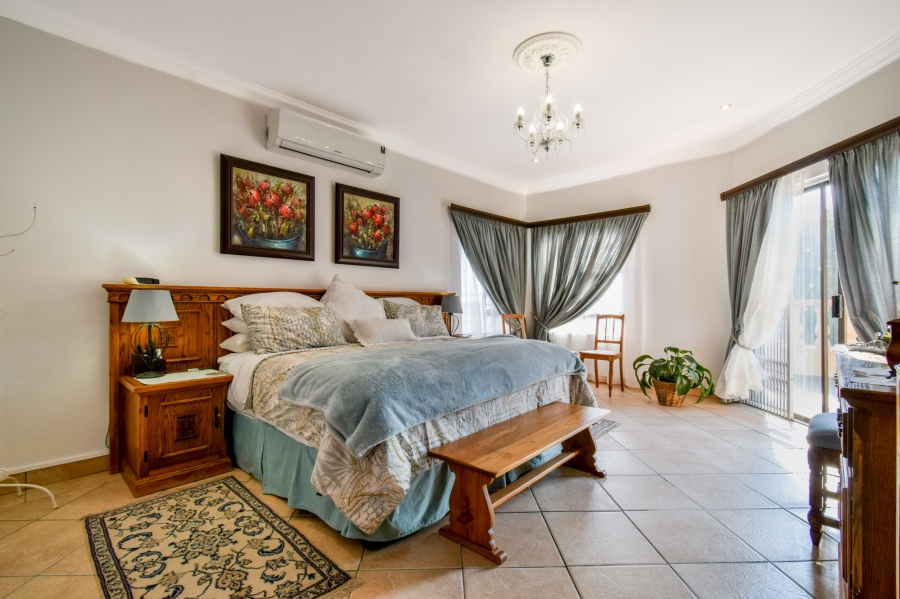 4 Bedroom Property for Sale in Faerie Glen Gauteng