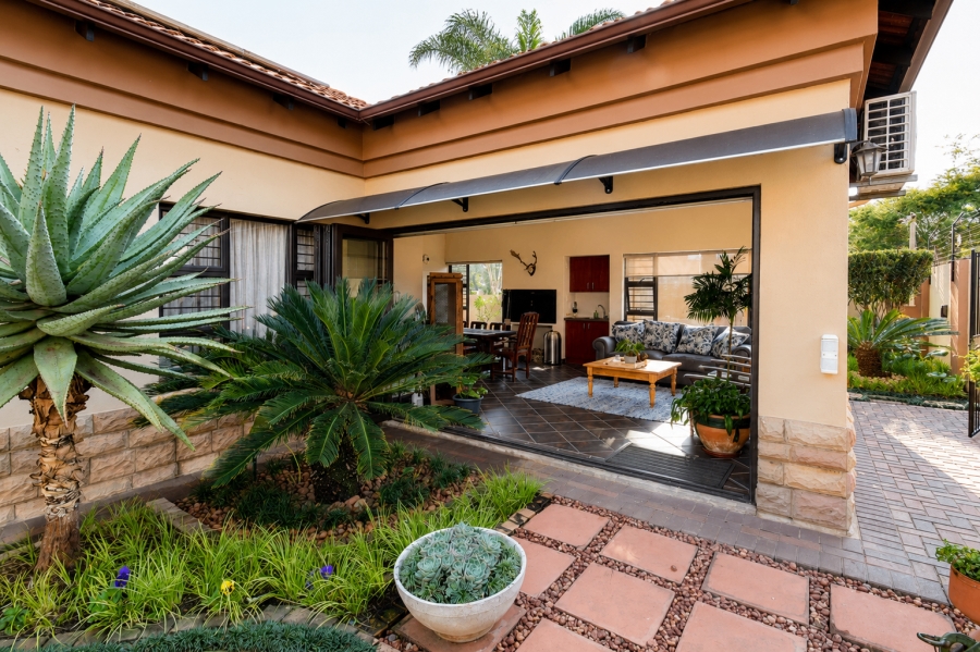 4 Bedroom Property for Sale in Faerie Glen Gauteng