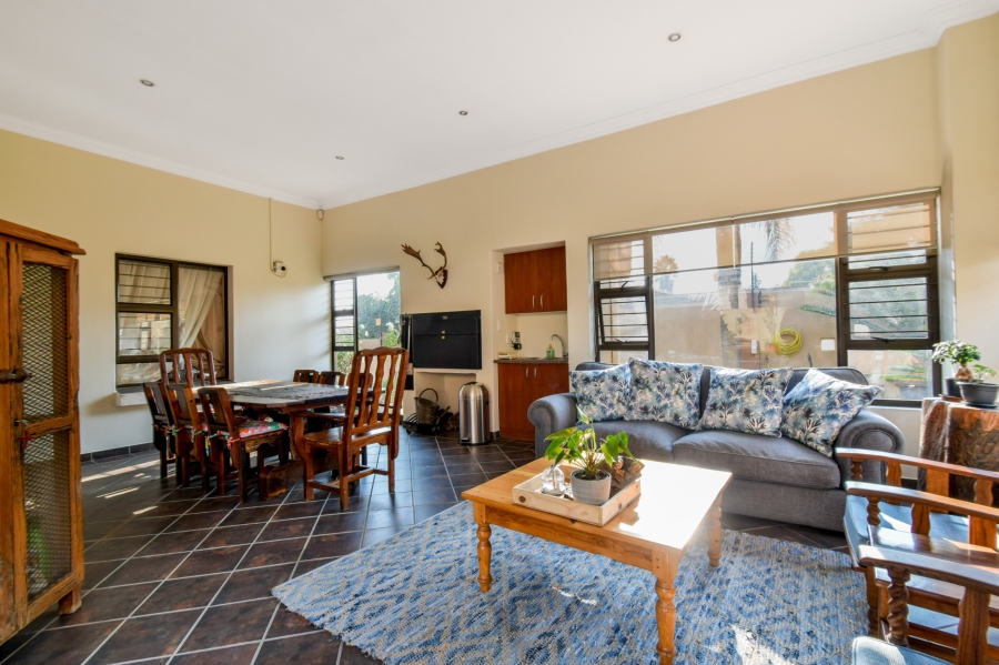 4 Bedroom Property for Sale in Faerie Glen Gauteng