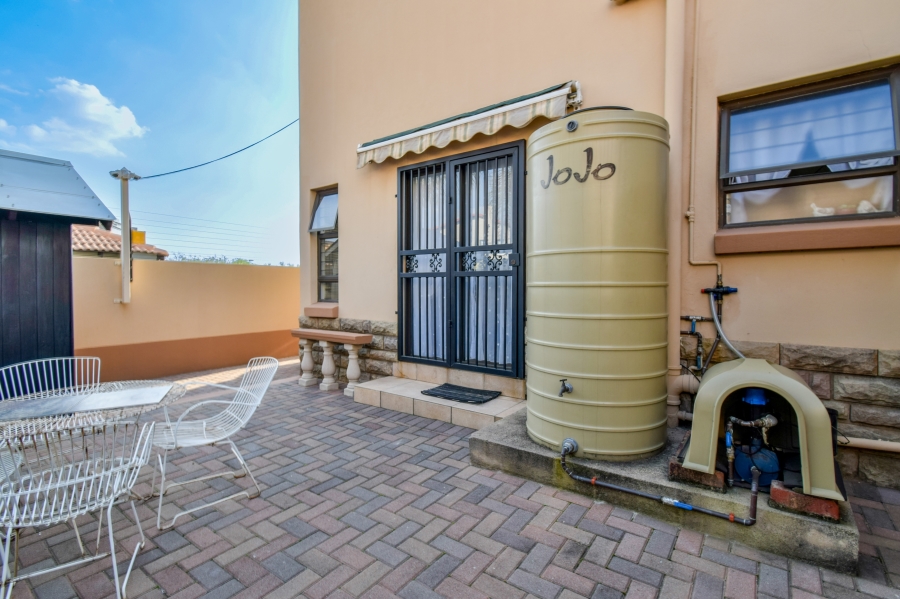 4 Bedroom Property for Sale in Faerie Glen Gauteng