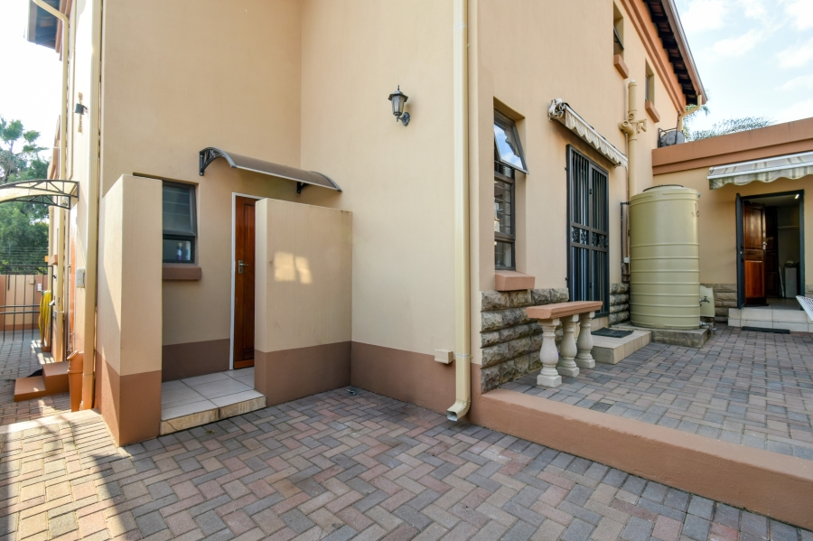 4 Bedroom Property for Sale in Faerie Glen Gauteng