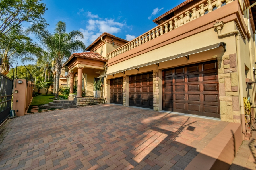 4 Bedroom Property for Sale in Faerie Glen Gauteng