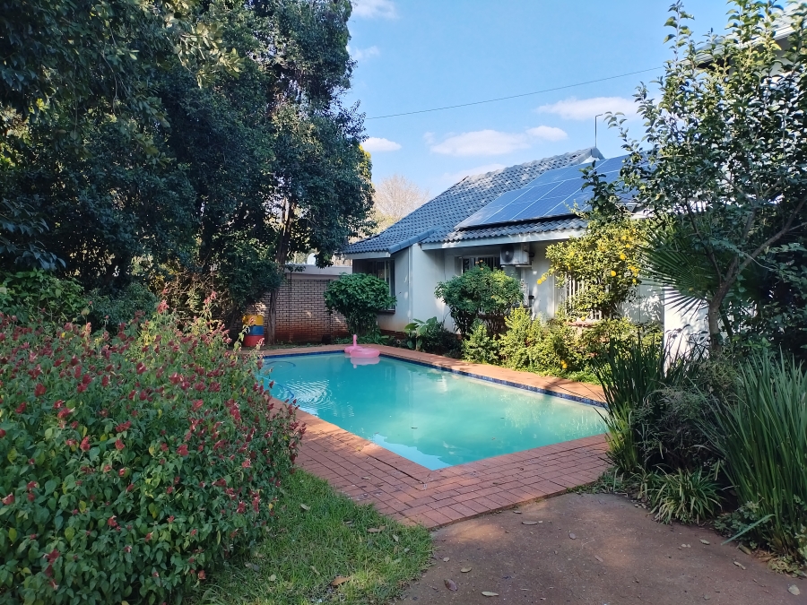 5 Bedroom Property for Sale in Bronberrick Gauteng