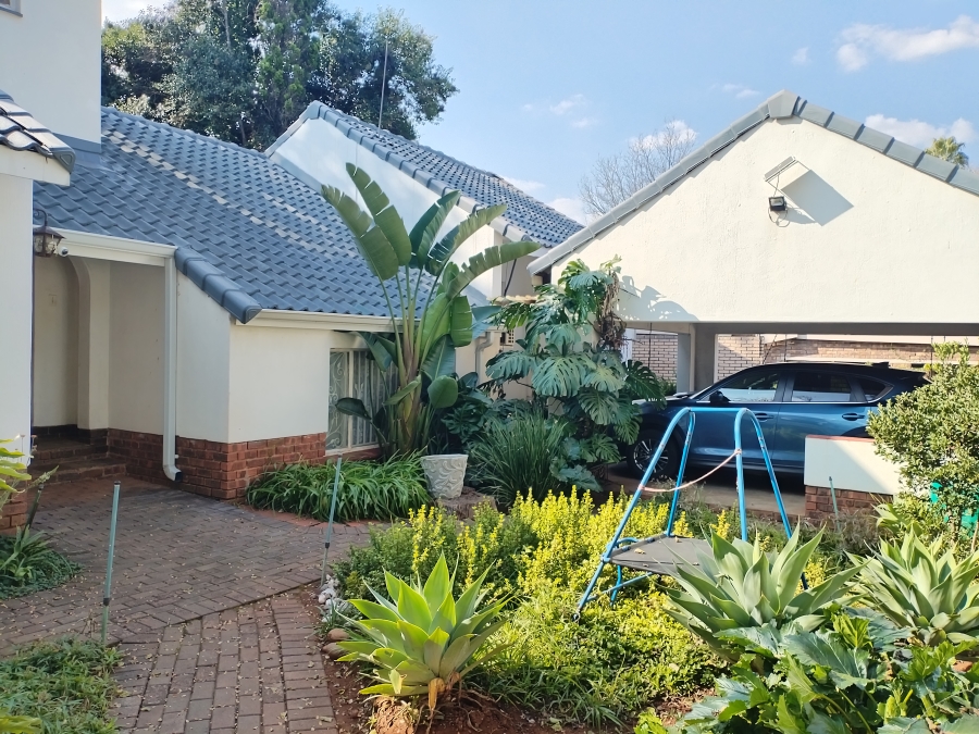 5 Bedroom Property for Sale in Bronberrick Gauteng