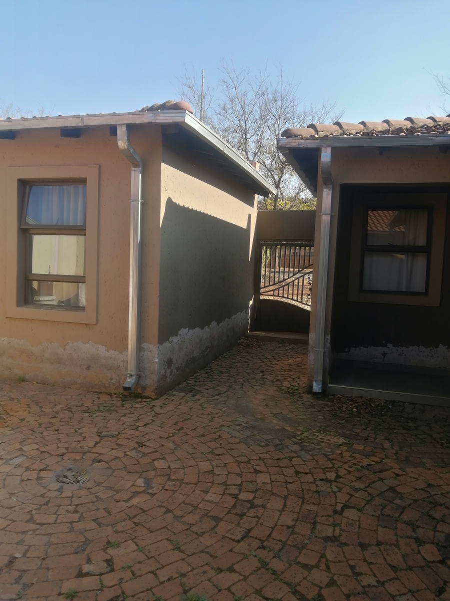 To Let Commercial Property for Rent in Chiawelo Gauteng