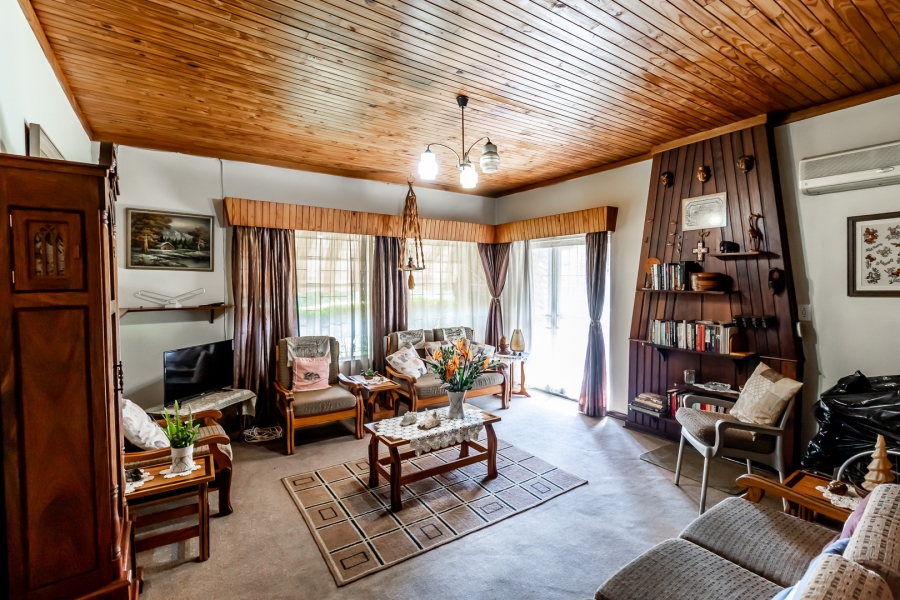 3 Bedroom Property for Sale in Les Marais Gauteng